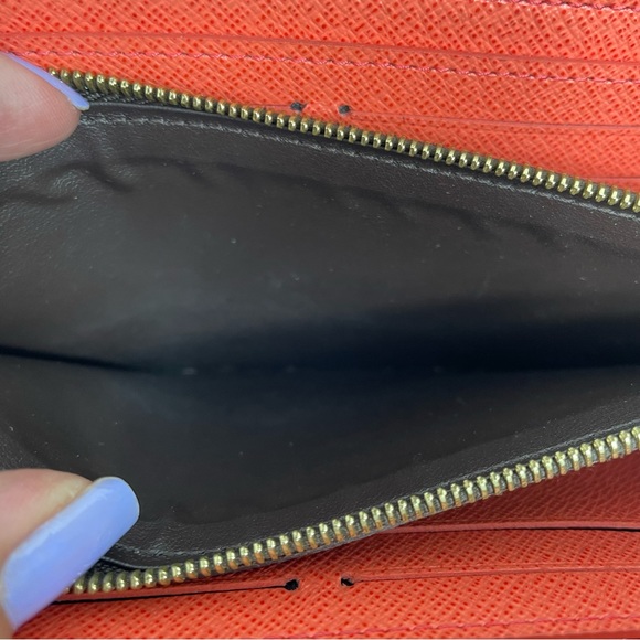 Louis Vuitton Monogram Clemence wallet Piment interior - Picture 9 of 16